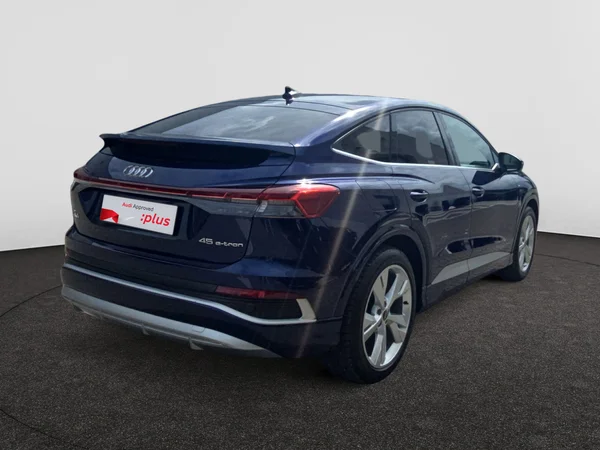 AUDI Q4 Sportback e-tron (2025) — foto 21 van 24