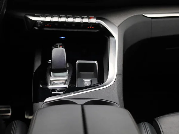 Peugeot 3008 (2020) — foto 2 van 49