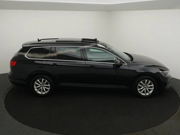 VOLKSWAGEN Passat Variant (2020) — foto 30 van 33