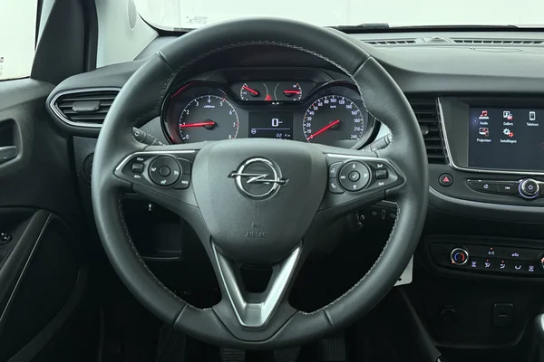 Opel Crossland (2022) — foto 2 van 20