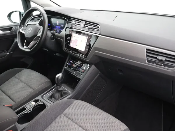 Volkswagen Touran (2022) — foto 23 van 29