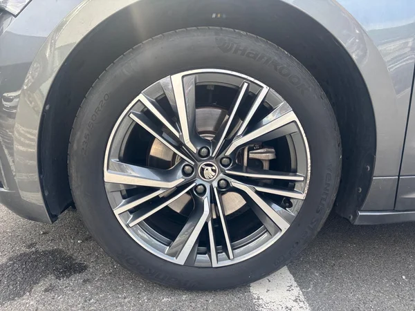 SKODA Enyaq Coupé (2023) — foto 32 van 40
