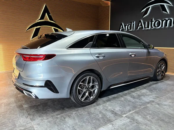 Kia Proceed (2020) — foto 17 van 26