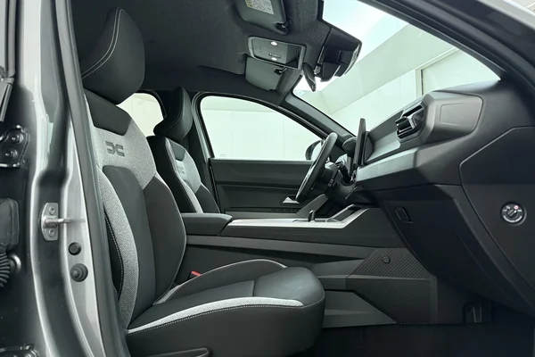 Dacia Bigster Hybrid (2026) — foto 14 van 16