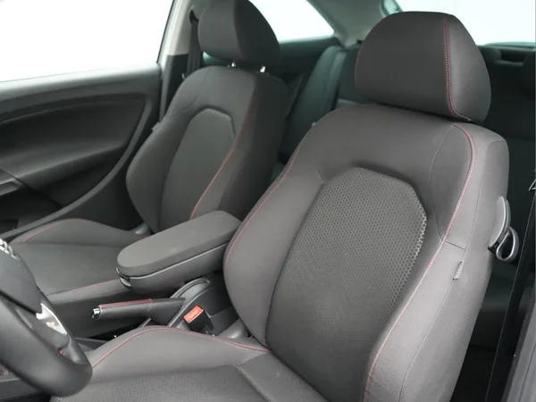 SEAT Ibiza SC (2015) — foto 26 van 28