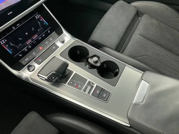 AUDI A6 Avant (2024) — foto 19 van 36