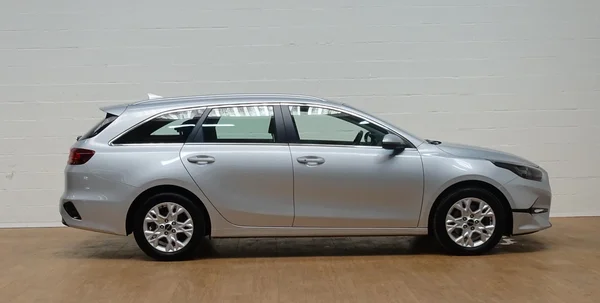 Kia cee'd (2023) — foto 19 van 21