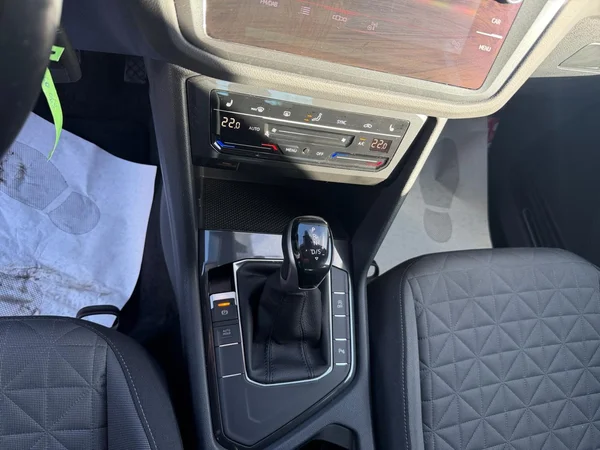 VOLKSWAGEN Tiguan (2022) — foto 22 van 22
