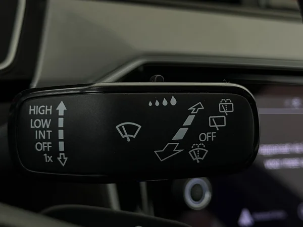 VOLKSWAGEN Passat Variant (2022) — foto 17 van 29