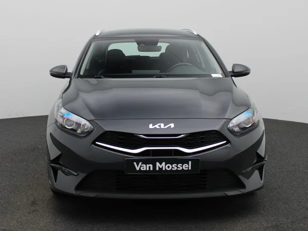 Kia cee'd (2023) — foto 23 van 39