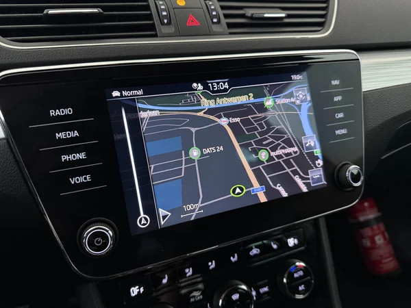 SKODA Superb (2022) — foto 10 van 31