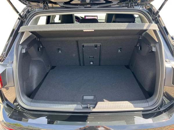 VOLKSWAGEN Golf VIII (2026) — foto 4 van 24