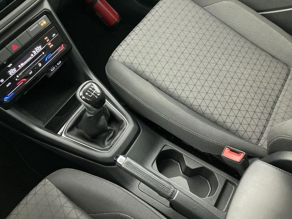 VOLKSWAGEN T-Cross (2024) — foto 10 van 36