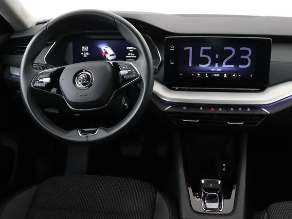 SKODA Octavia Combi (2024) — foto 16 van 18
