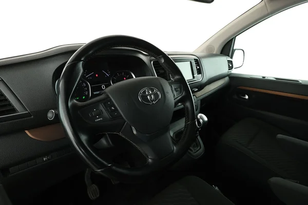 Toyota ProAce (2019) — foto 2 van 16