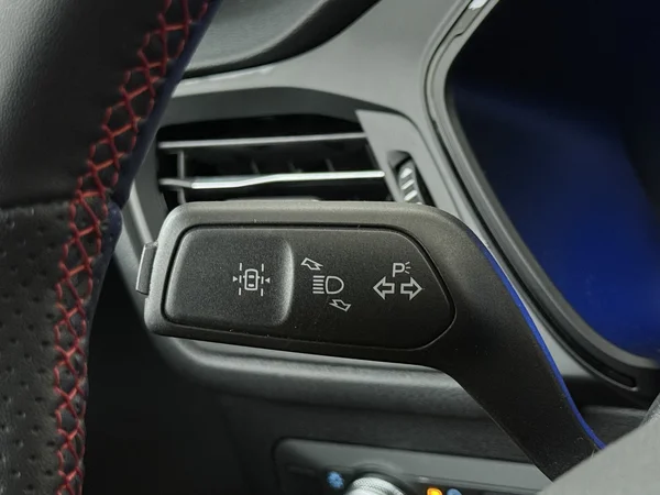 FORD Kuga (2023) — foto 16 van 29