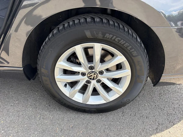 VOLKSWAGEN Passat Variant (2022) — foto 14 van 21