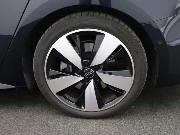 AUDI A5 Avant e-hybrid (PHEV) (2026) — foto 8 van 18