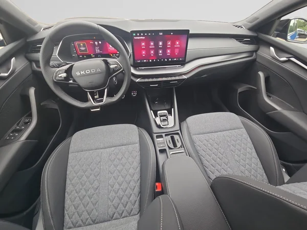SKODA Octavia Combi (2025) — foto 11 van 24