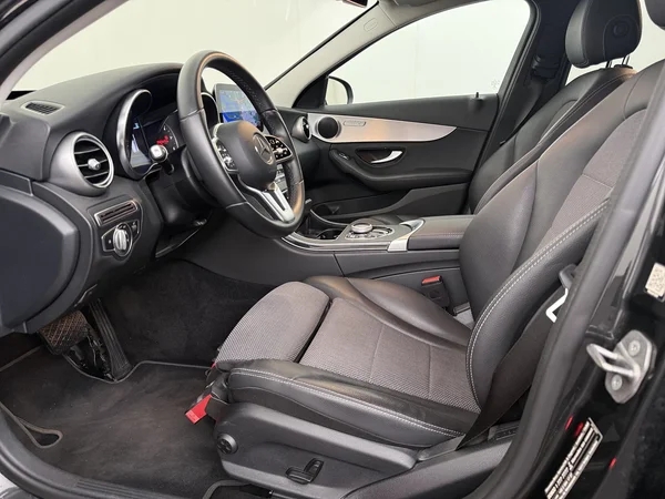 MERCEDES C 180 (2020) — foto 2 van 24