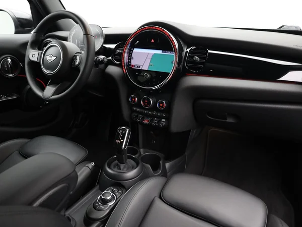 MINI Mini 5 Doors (F55 LCI II) (2022) — foto 15 van 21