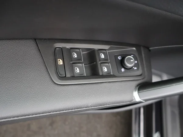 Volkswagen Touran (2021) — foto 15 van 28
