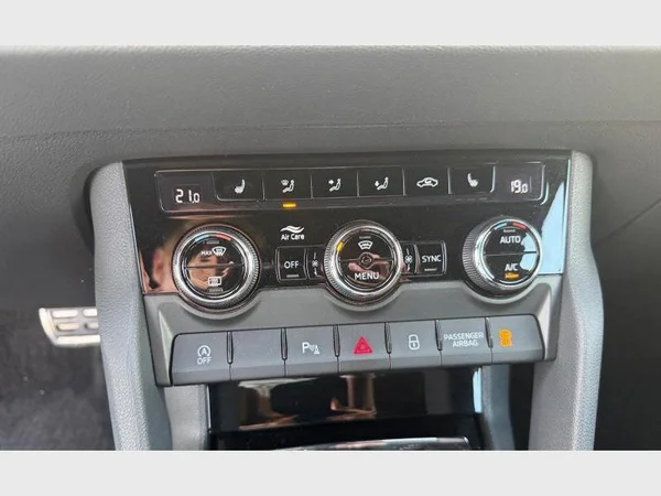 Skoda Karoq (2023) — foto 14 van 27