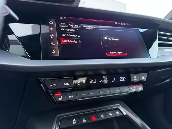 AUDI A3 Sedan (2025) — foto 11 van 21