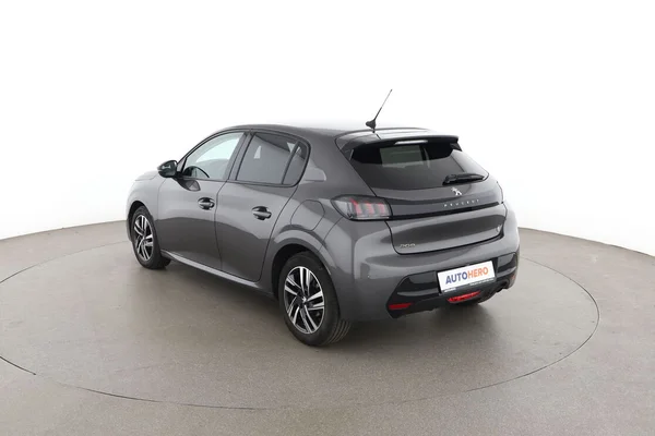 Peugeot 208 (2022) — foto 10 van 16