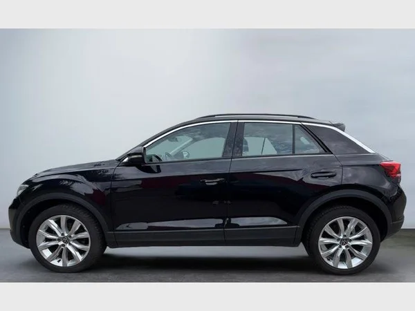 Volkswagen T-Roc (2023) — foto 17 van 23