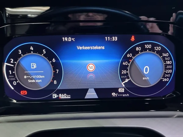 VOLKSWAGEN Golf VIII SW (2023) — foto 7 van 23
