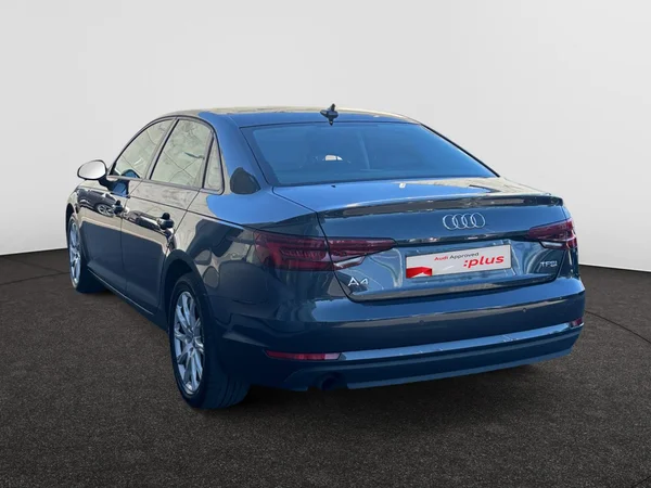 AUDI A4 (2019) — foto 12 van 21