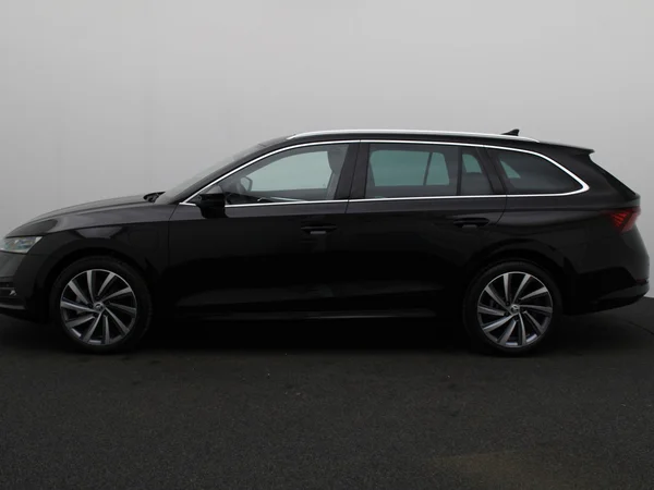 SKODA Octavia Combi (2024) — foto 6 van 24