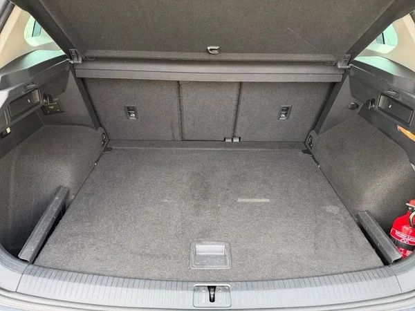 VOLKSWAGEN Tiguan (2021) — foto 17 van 29