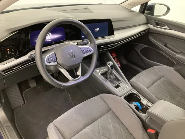 VOLKSWAGEN Golf VIII SW (2024) — foto 6 van 36