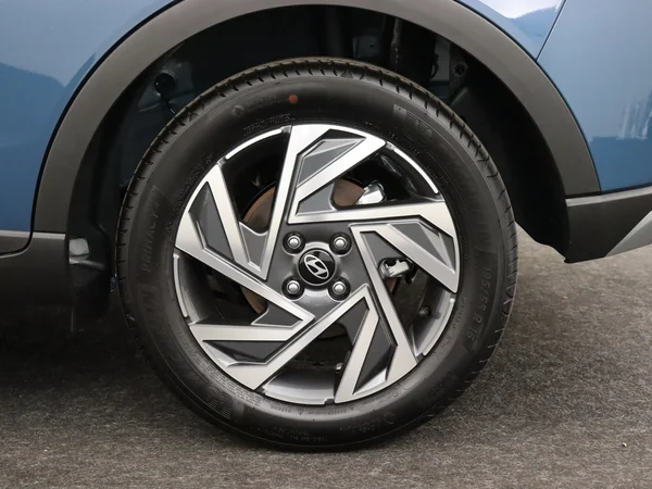 HYUNDAI Bayon (2025) — foto 7 van 27