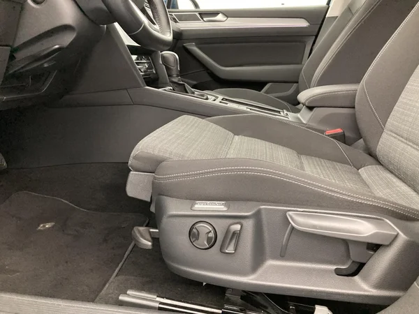 VOLKSWAGEN Passat Variant Dsl (2021) — foto 26 van 36