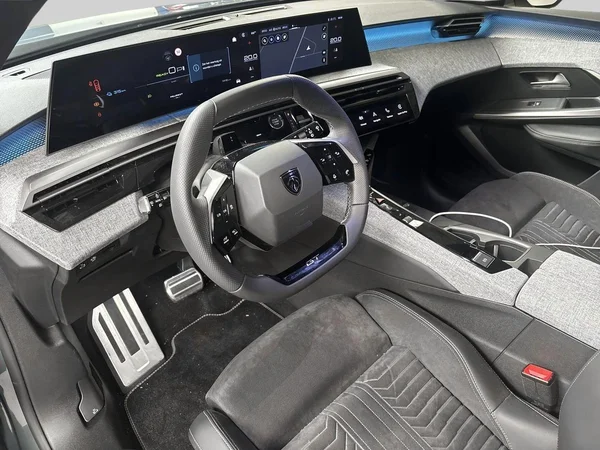 Peugeot e-5008 (2026) — foto 14 van 15