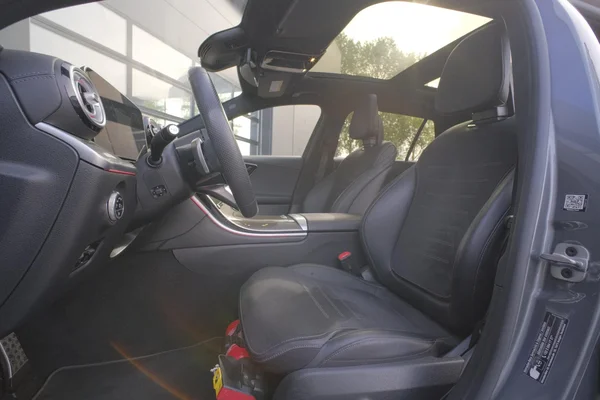 Mercedes-Benz C-Klasse (2024) — foto 8 van 34