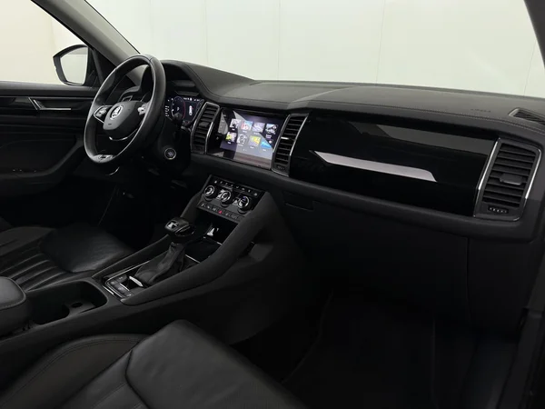 SKODA Kodiaq (2022) — foto 3 van 33