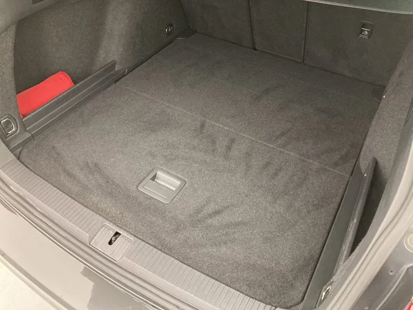 VOLKSWAGEN Passat Variant (2024) — foto 15 van 36