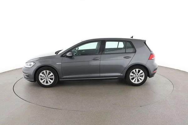 Volkswagen Golf (2018) — foto 9 van 16