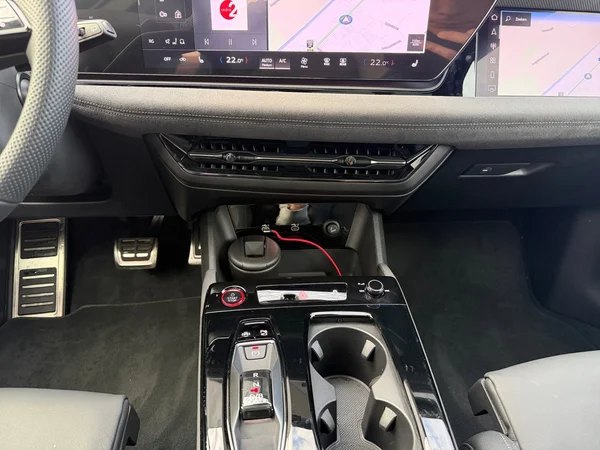 AUDI A6 Avant e-tron (2025) — foto 15 van 24