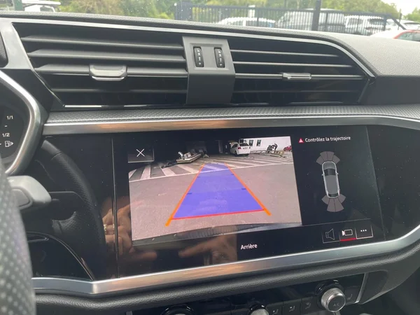 AUDI Q3 Sportback Dsl (2022) — foto 9 van 21