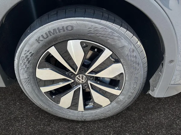 VOLKSWAGEN Tiguan (2026) — foto 14 van 24