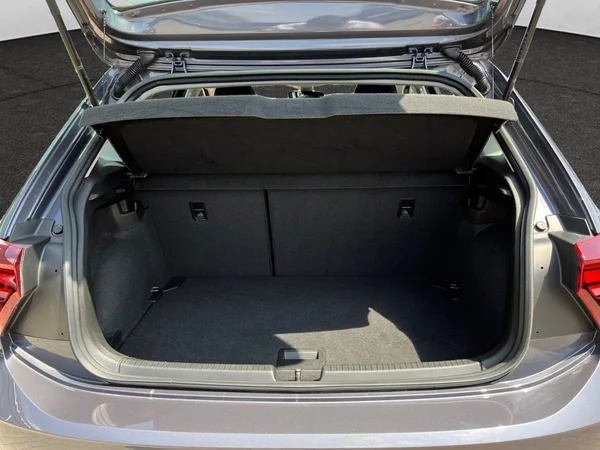 VOLKSWAGEN Polo (2023) — foto 19 van 21