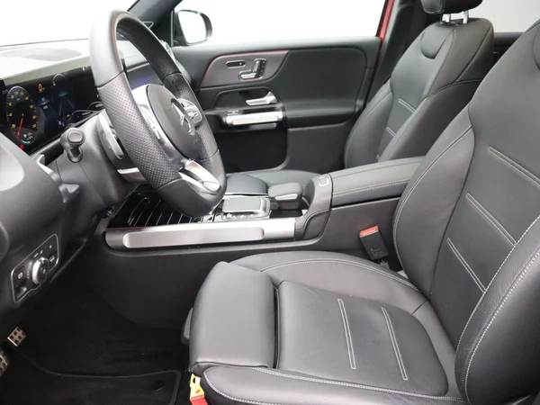 Mercedes-Benz EQB (2023) — foto 3 van 29