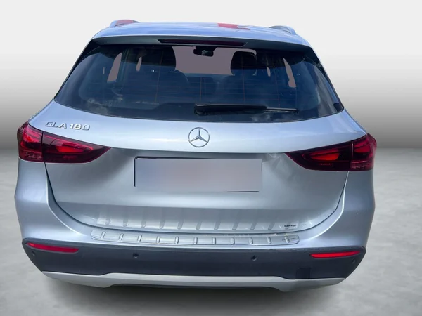 Mercedes-Benz GLA (2025) — foto 12 van 17