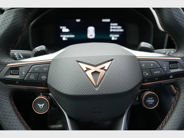 CUPRA Formentor e-Hybrid (PHEV) (2025) — foto 25 van 35