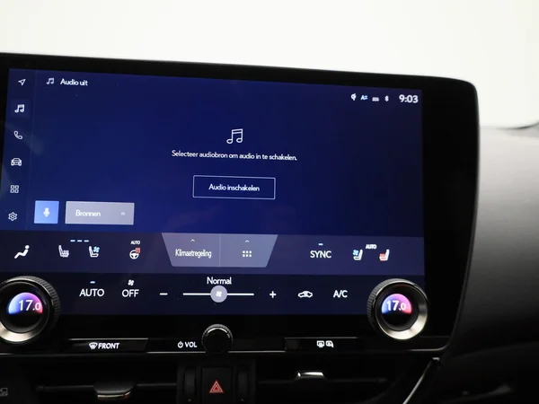 Lexus NX (2023) — foto 11 van 50